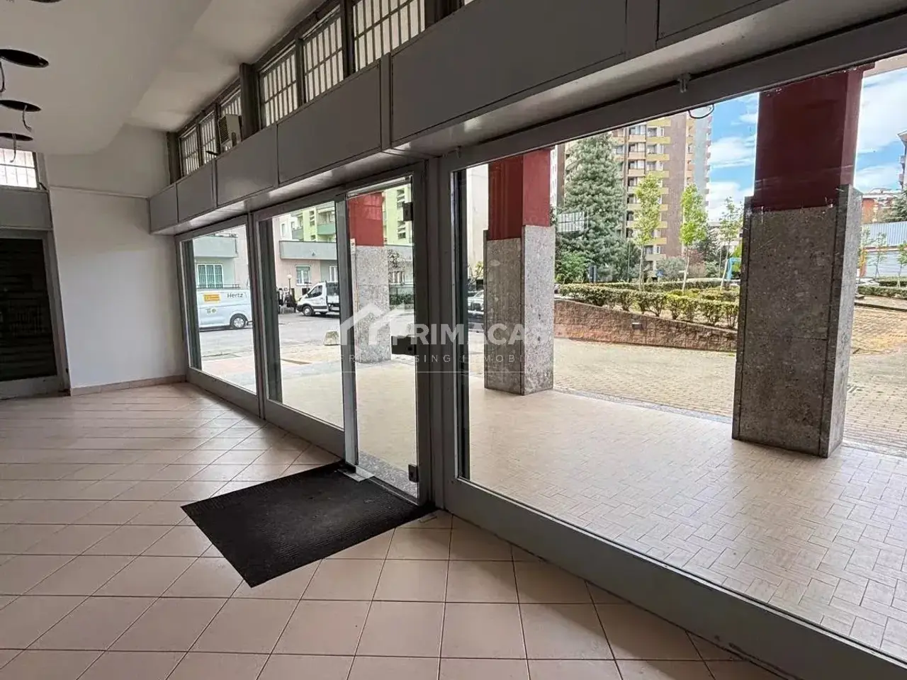 Negozio in Via Achille Grandi, 134, Sesto San Giovanni, {3} - Foto 2