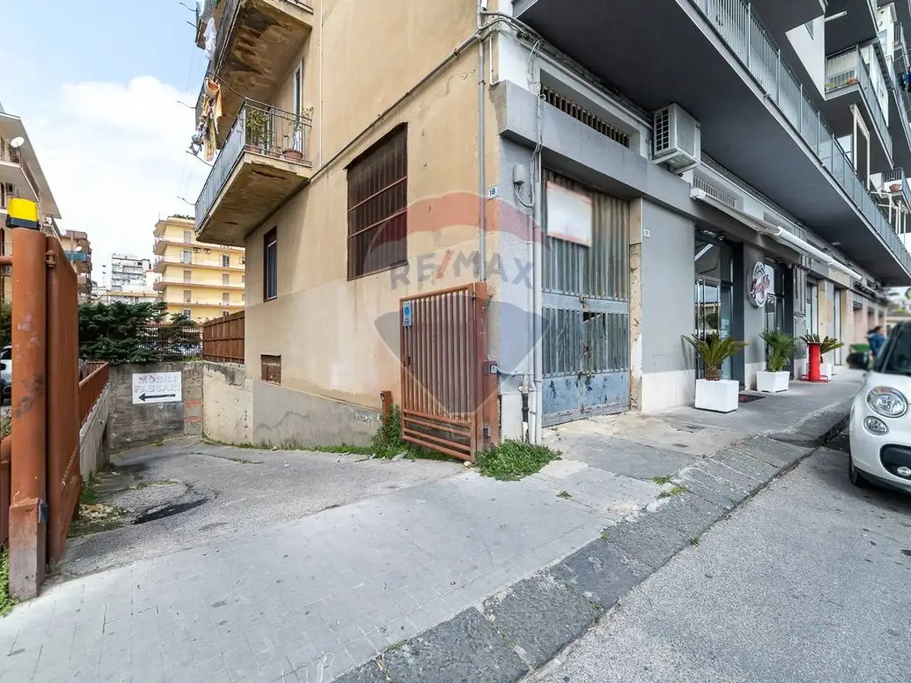 Negozio in Via Vittorio Emanuele Orlando 16, Caltagirone, {3} - Foto 2