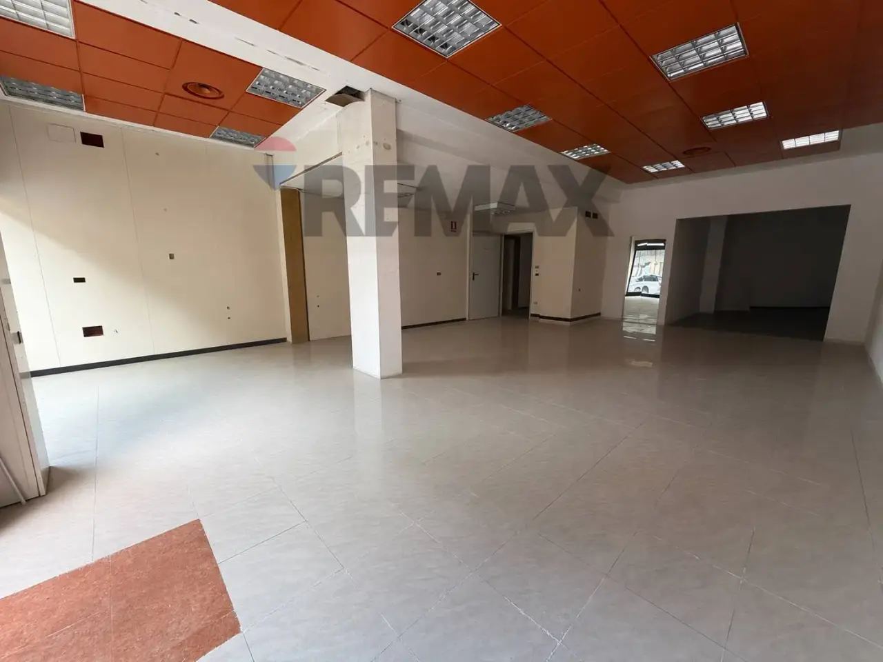 Negozio in Via del Turismo 69, Spezzano Della Sila, {3} - Foto 1