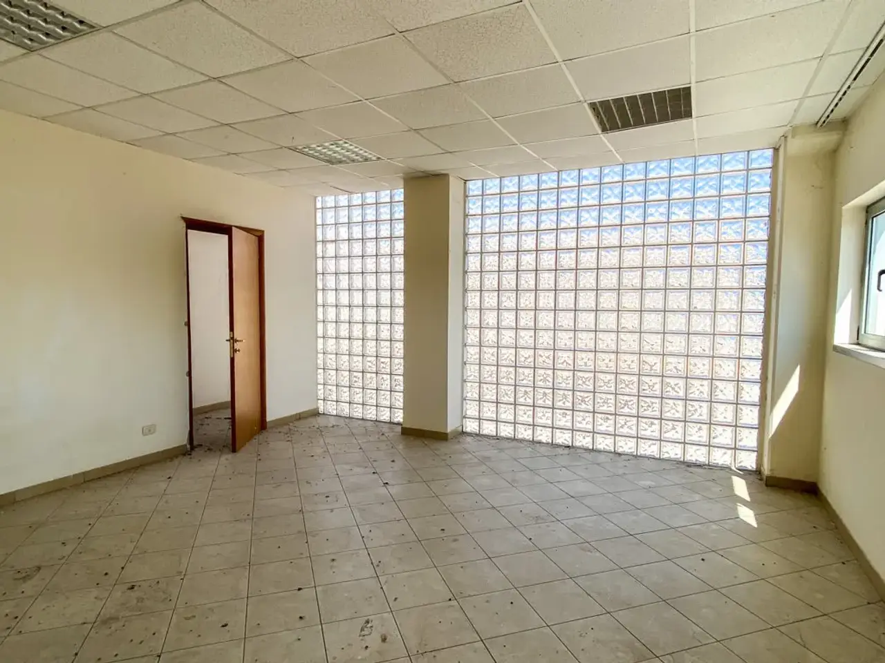 Ufficio in Via Cesare Aroldi, 44, Viadana, Mn, Italia, Viadana, {3} - Foto 1
