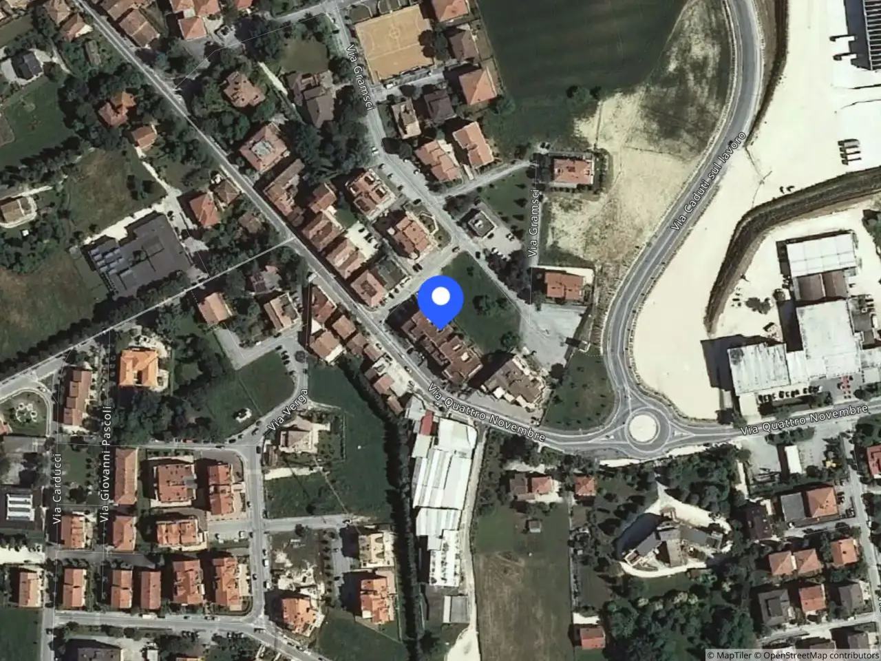 Negozio in Via IV Novembre, 105 105, Appignano, {3} - Foto 2