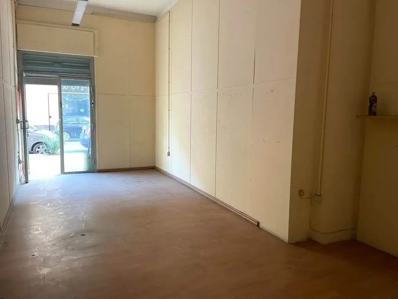 Negozio in Via Alcide De Gasperi, Santa Maria Capua Vetere, {3} - Foto 1