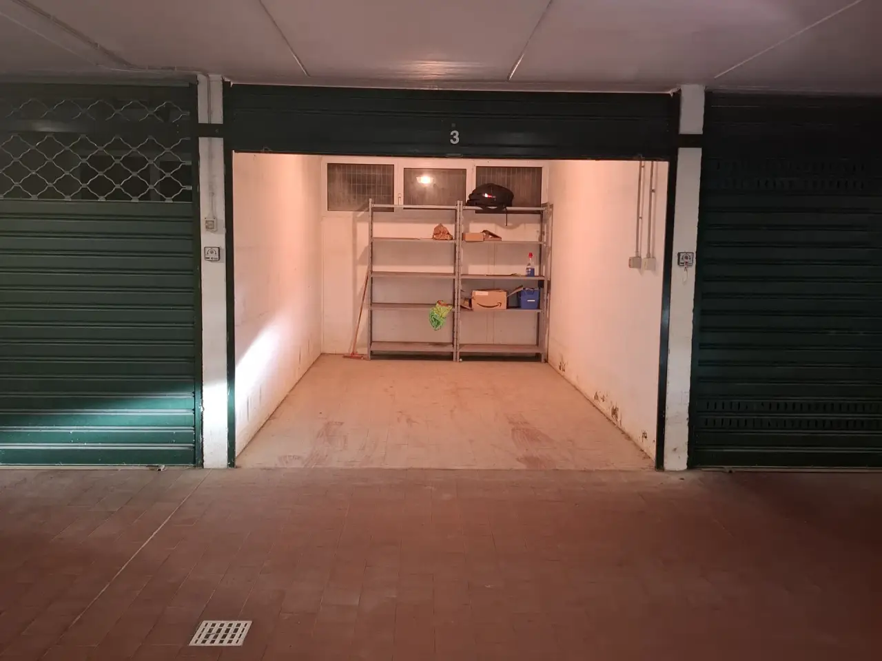 Parcheggio chiuso in Via Missolungi 12c R, Genova, {3} - Foto 1