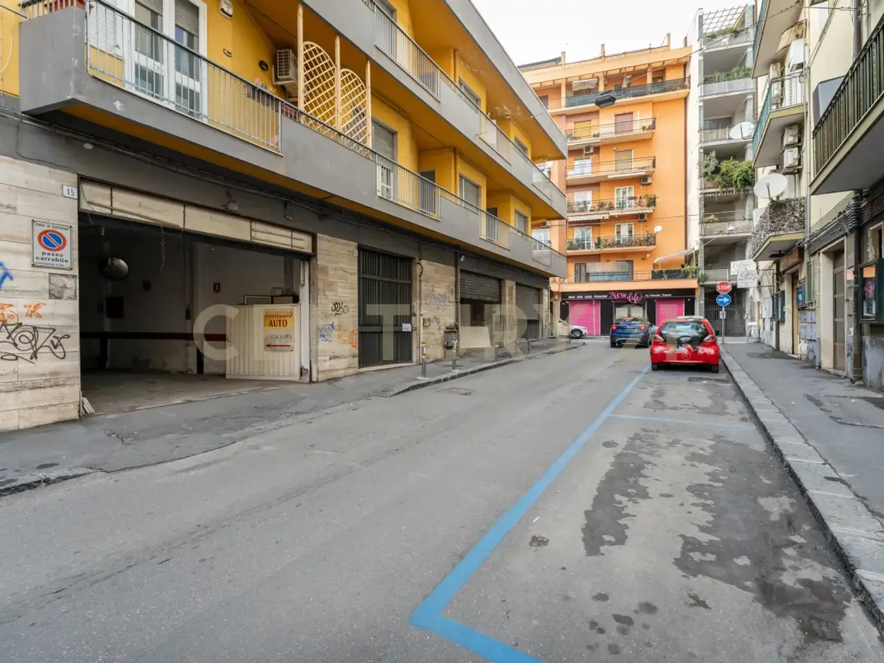 Parcheggio chiuso in Via Enna 13, Catania, {3} - Foto 1
