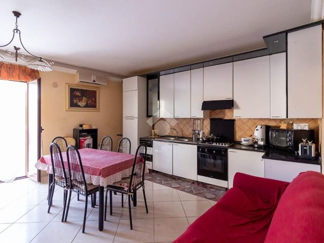 4-room flat in Vicolo III Melfi 88, Cerignola - Photo 1