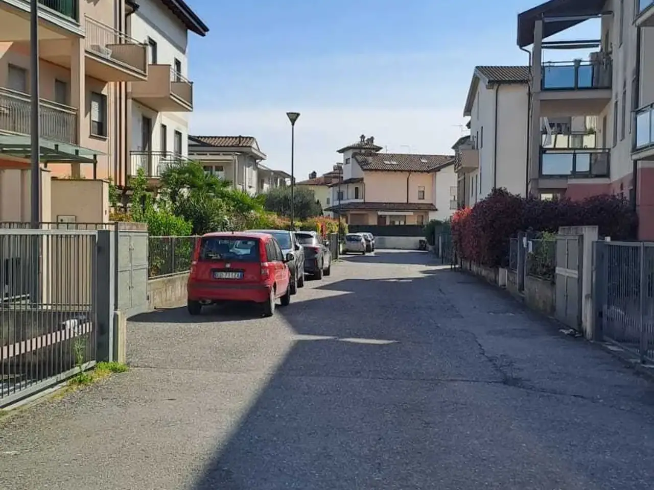 Parcheggio chiuso in , Rottofreno, {3} - Foto 1