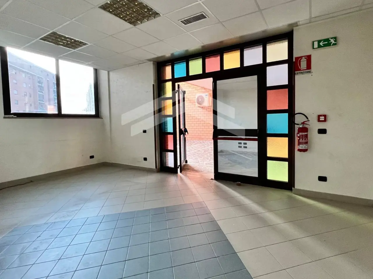 Negozio in Via Campania, Campobasso, {3} - Foto 2