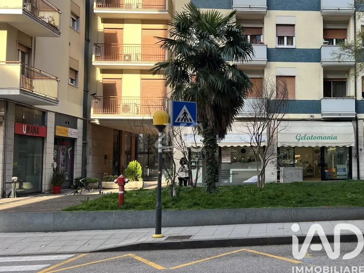 Negozio in Via Francesco Paoli Snc, Rovereto, {3} - Foto 1