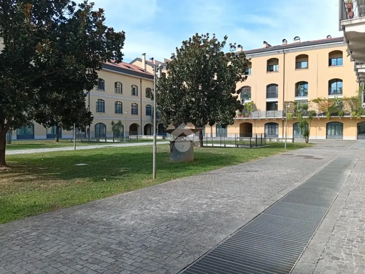 Laboratorio in Alzaia Naviglio Pavese, Milano, {3} - Foto 2