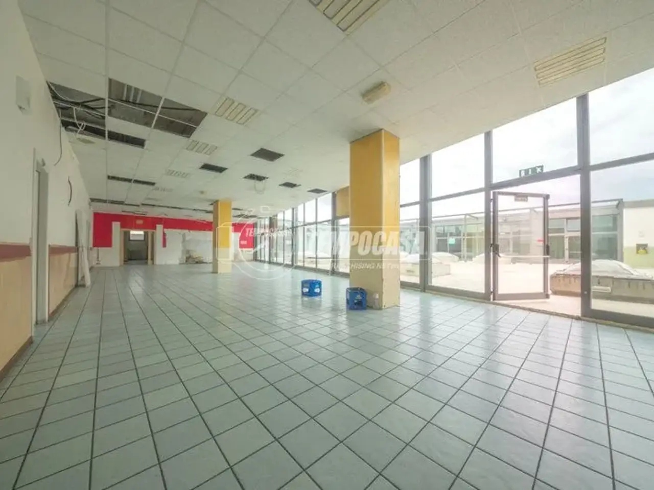 Negozio in Via Mare del Nord, Porto Sant'Elpidio, {3} - Foto 2