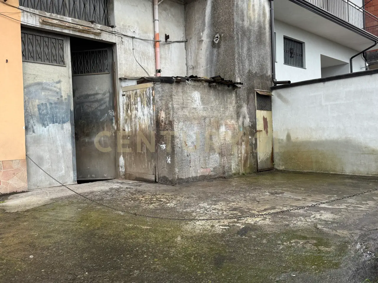 Parcheggio chiuso in Via Lavina 152, Aci Sant'Antonio, {3} - Foto 2