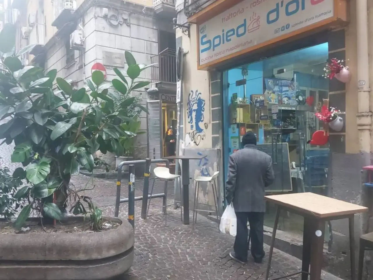 Locale commerciale in Via Pasquale Scura 55, Napoli, Napoli, {3} - Foto 2