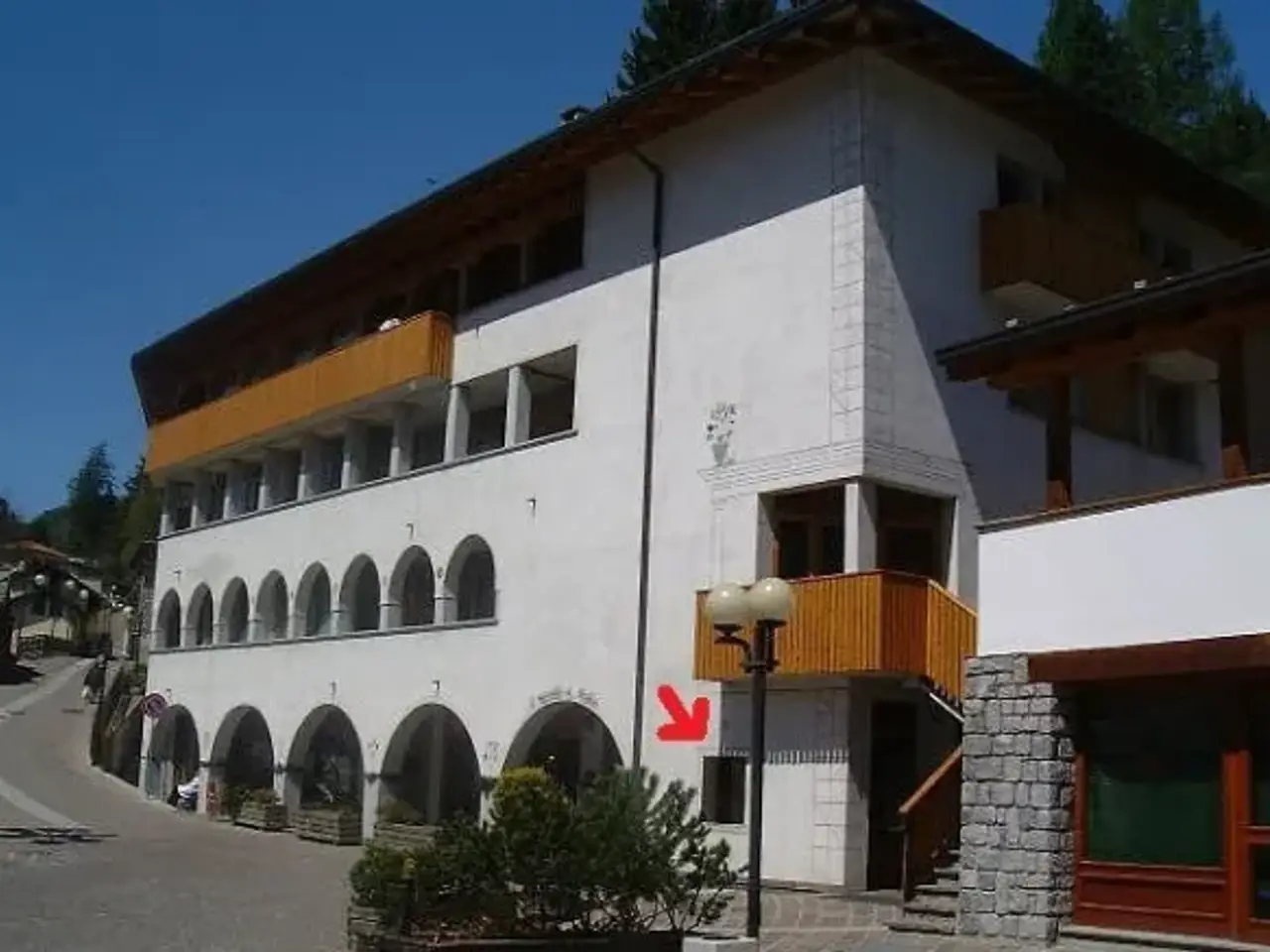 Negozio in Corso Milano 52, Ponte Di Legno, {3} - Foto 1