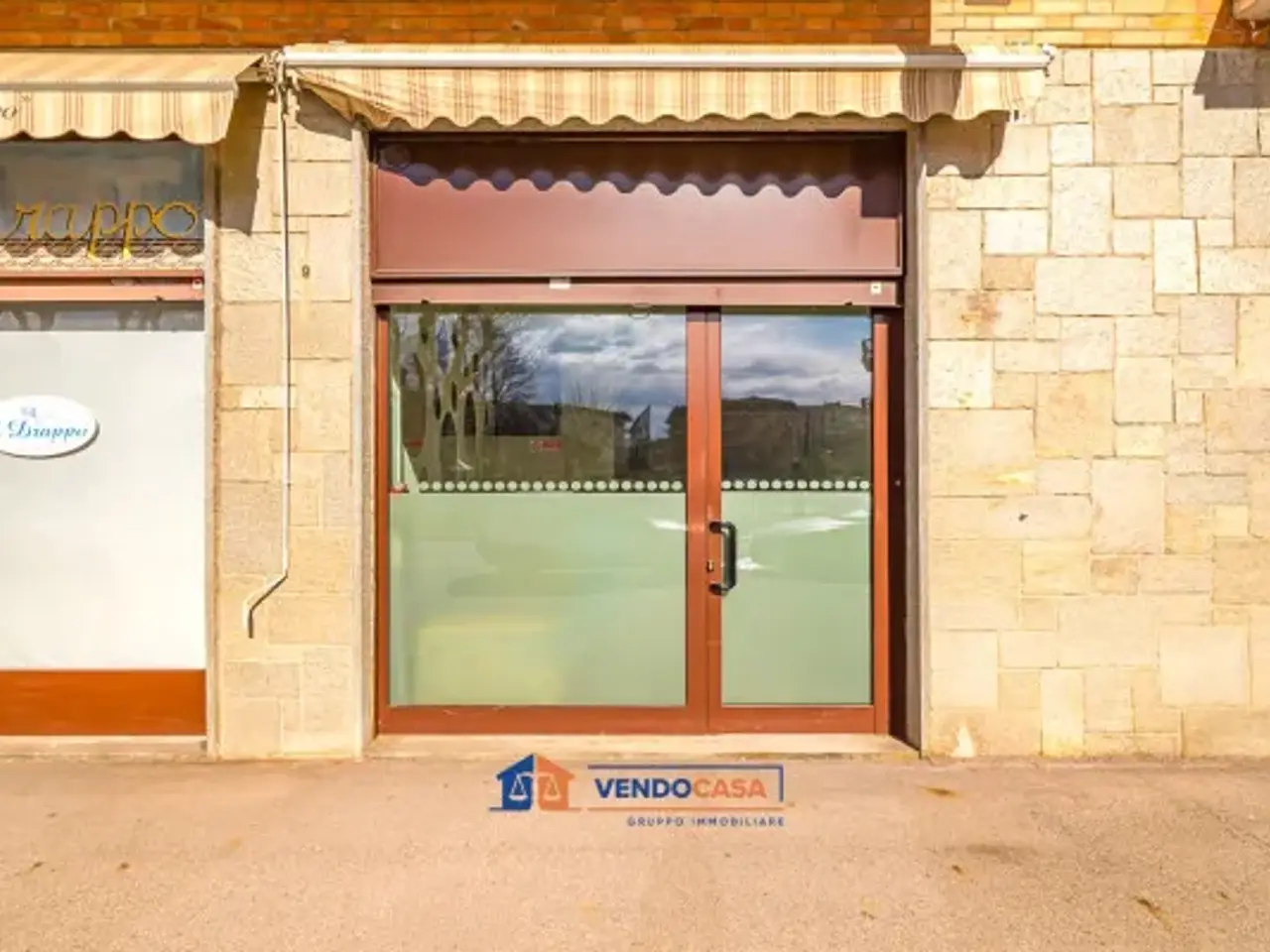 Negozio in Via Luigi Einaudi 11, Carmagnola, {3} - Foto 1