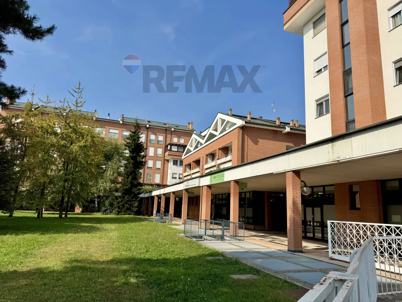 Esercizio commerciale in Via Milano 73, Gallarate, {3} - Foto 2