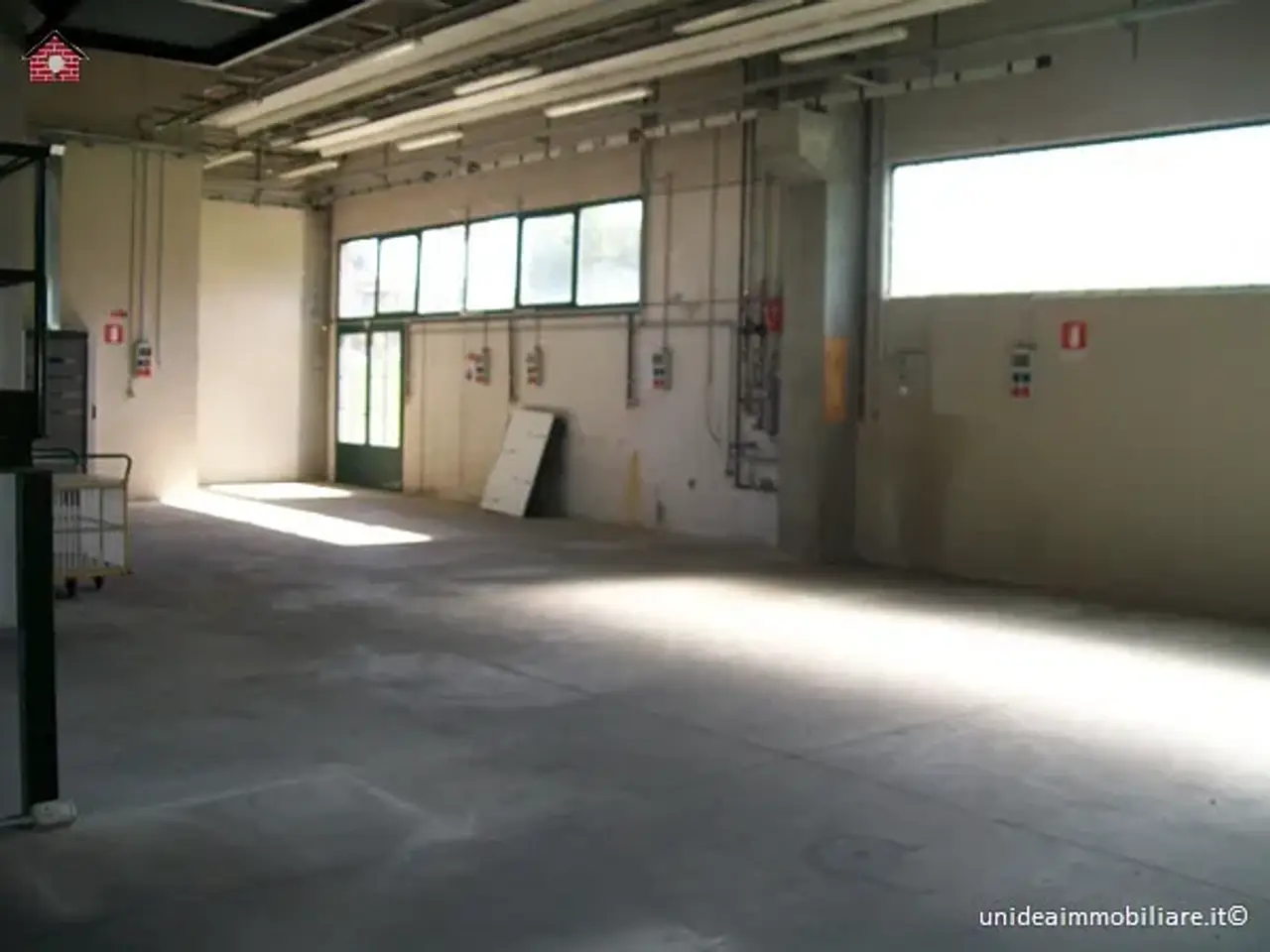 Capannone in Osmate, Cadrezzate con Osmate, Varese, Lombardia, 21062, Italia, Cadrezzate con Osmate, {3} - Foto 2