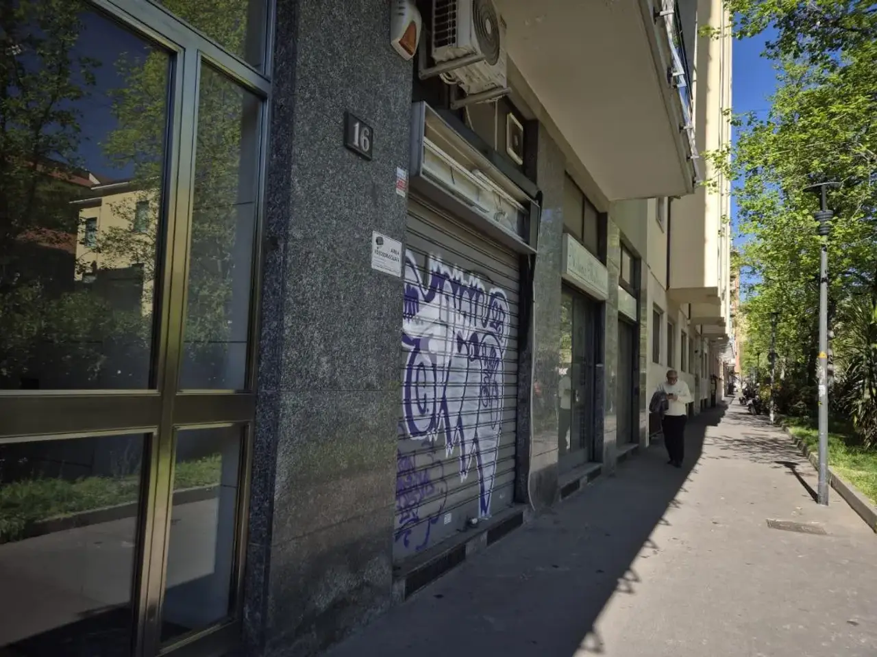 Negozio in Via Sebastiano Veniero 14, Milano, {3} - Foto 1