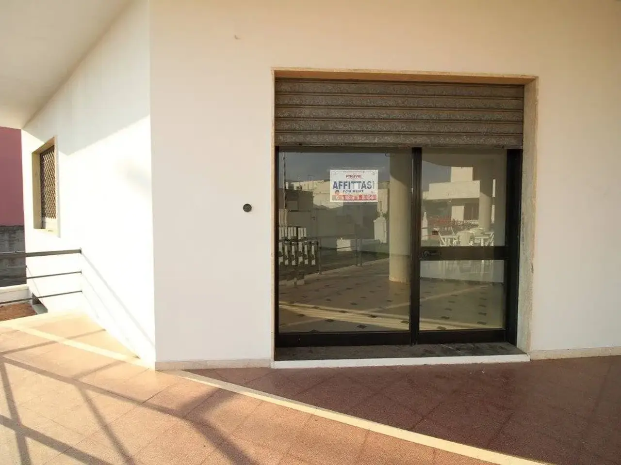 Ufficio in Via Omero 8, Tuglie, Tuglie, {3} - Foto 2