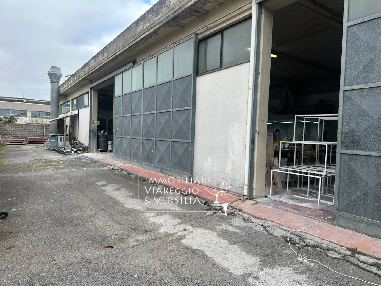 Magazzino in Via dei Metalmeccanici, Camaiore, {3} - Foto 1