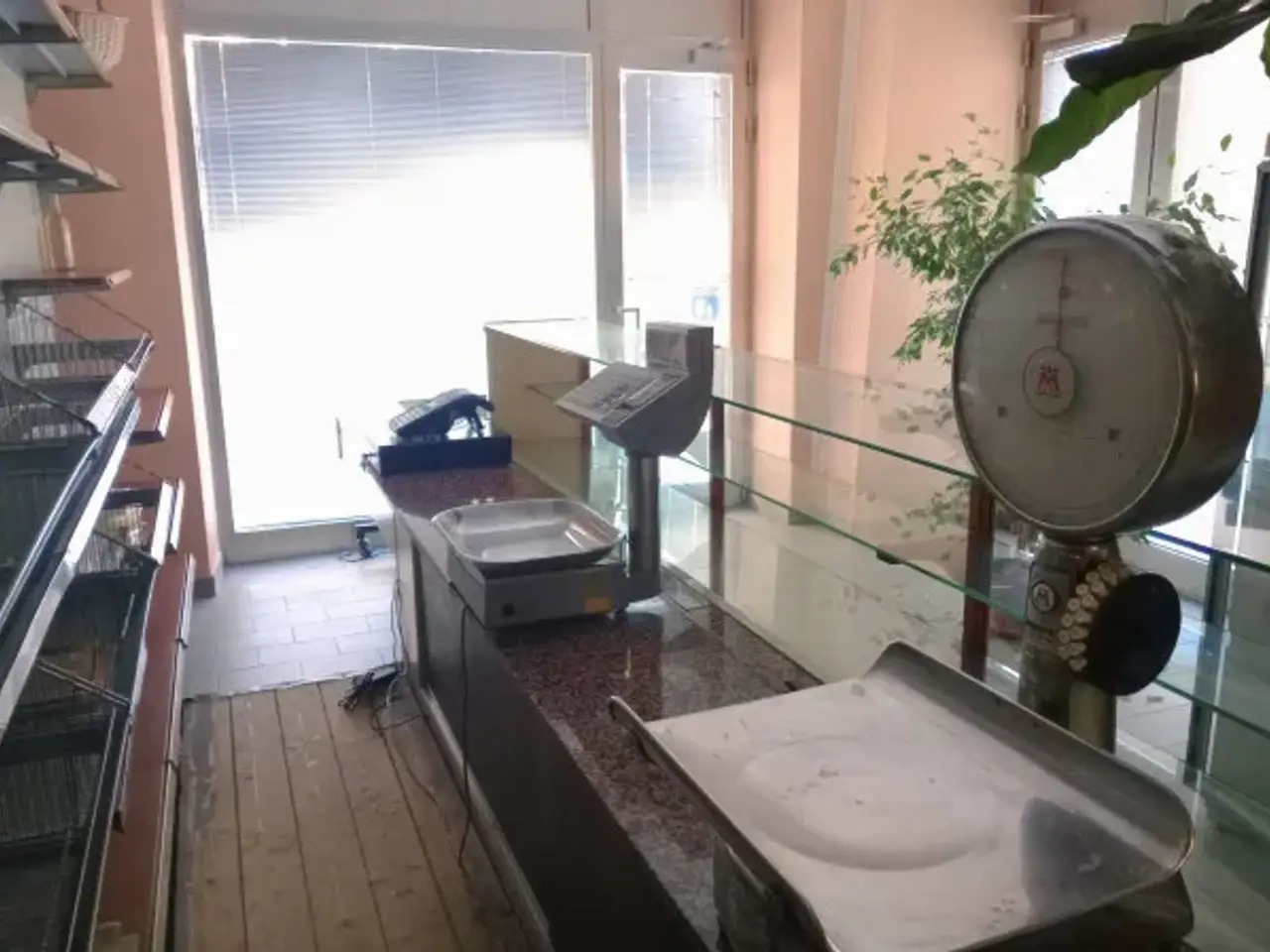 Negozio in Corso Vittorio Alfieri, Asti, {3} - Foto 1