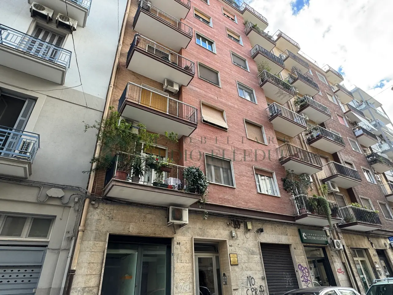Negozio in Via Sagarriga Visconti 88, Bari, {3} - Foto 1