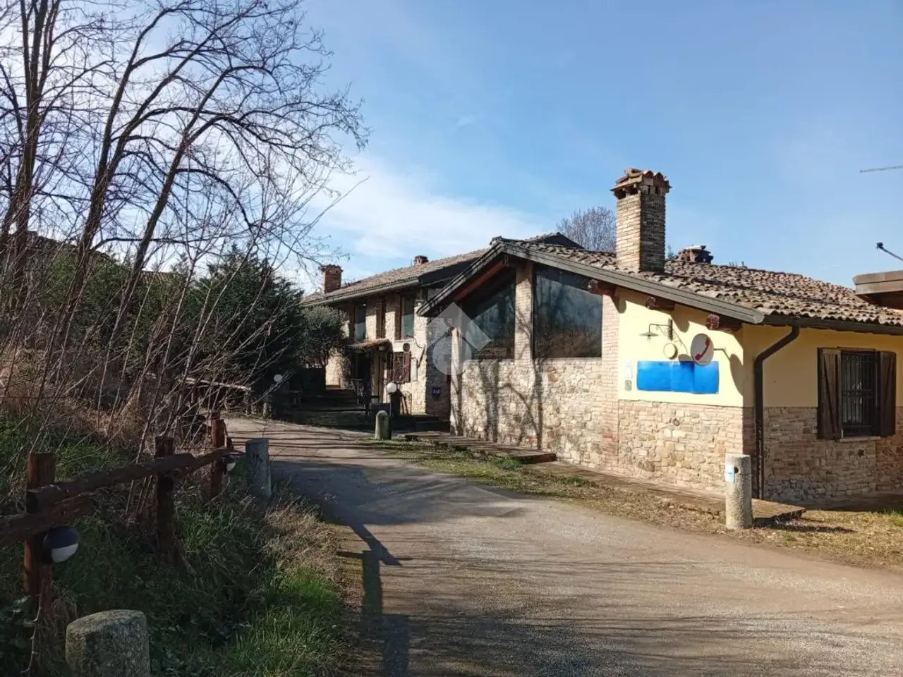 Albergo in Via Montefiascone 39, Traversetolo, {3} - Foto 1