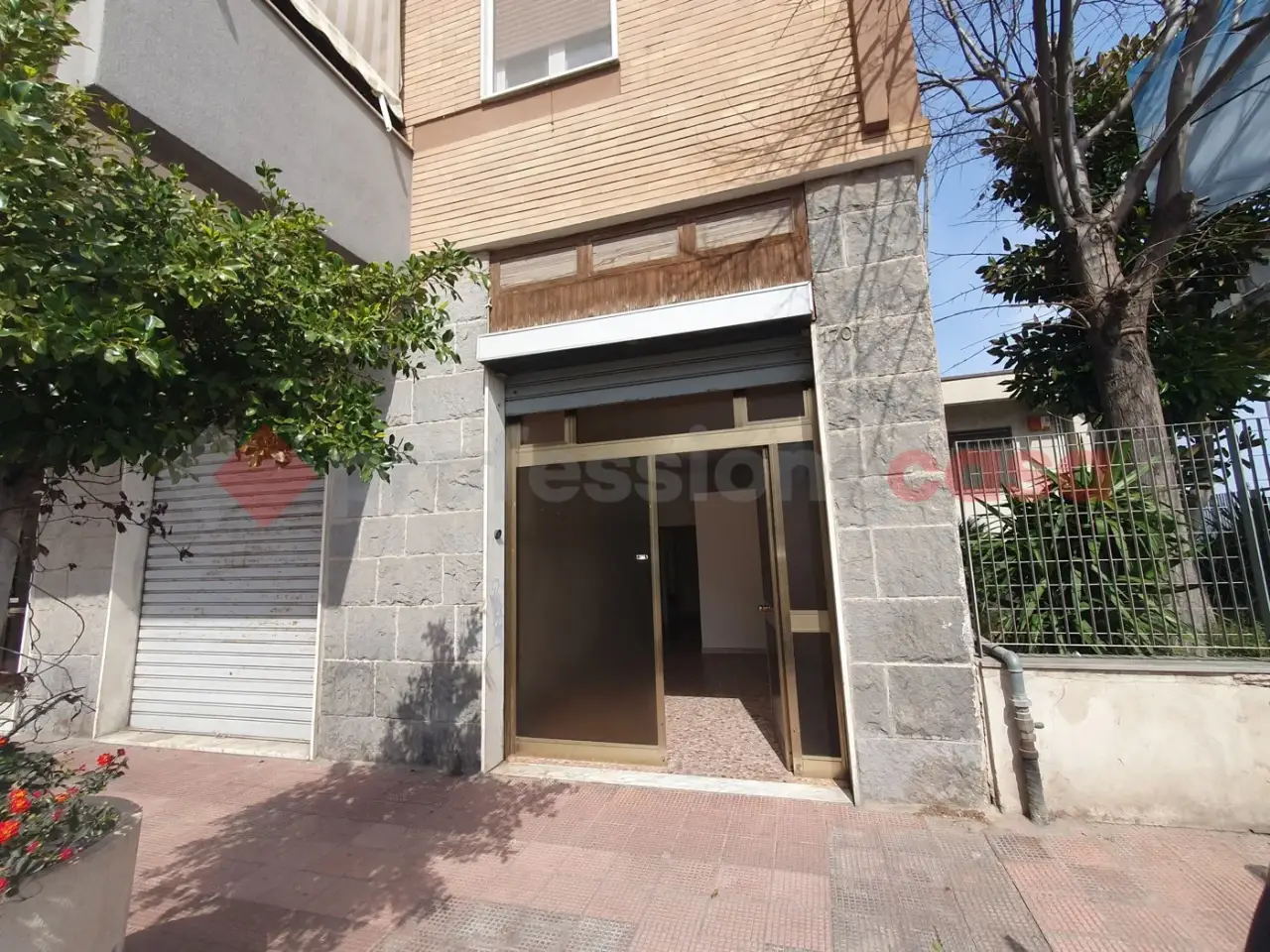Negozio in Viale Japigia 170/B, Bari, {3} - Foto 1