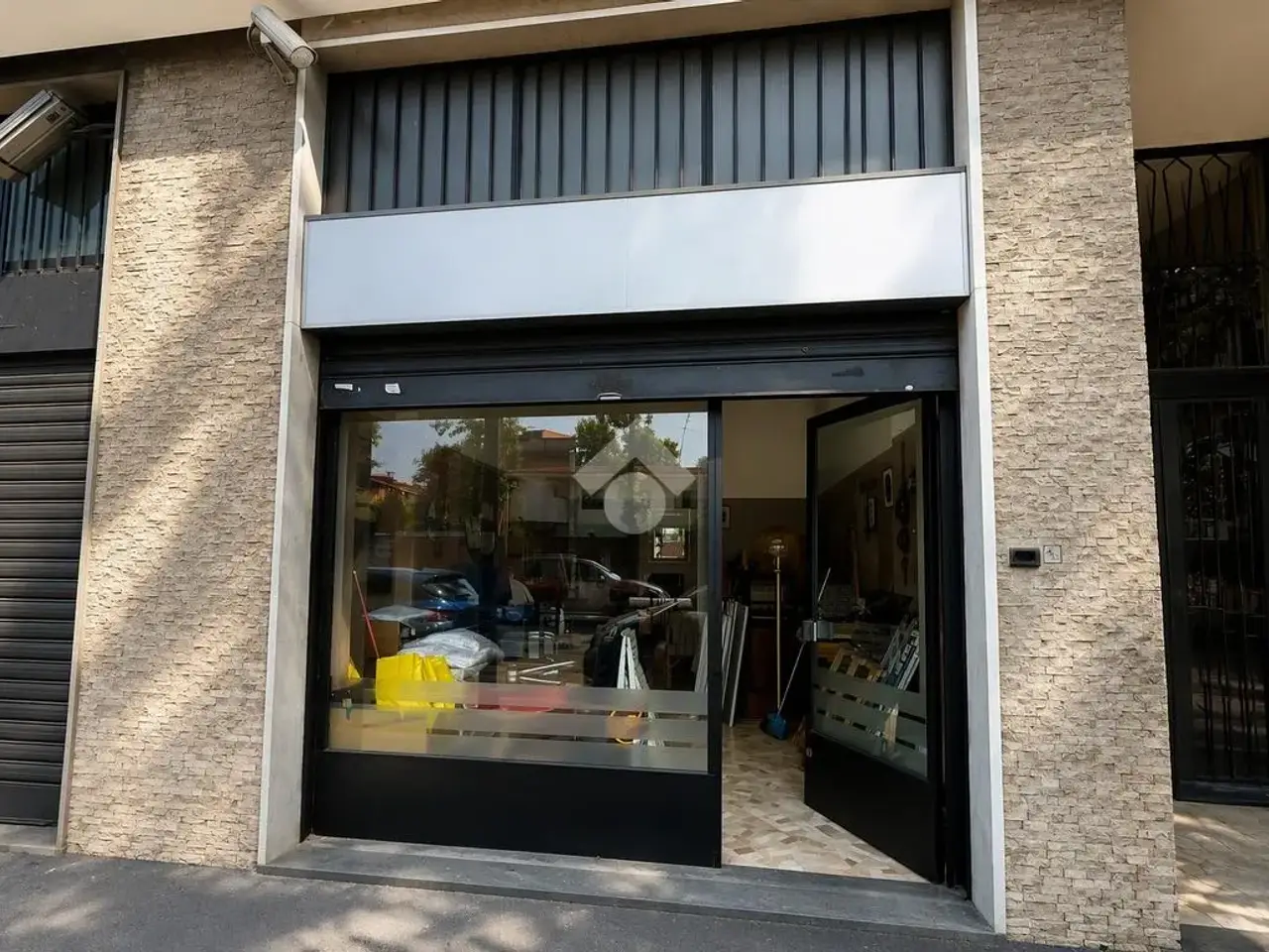 Negozio in Via Robecco 39, Cinisello Balsamo, {3} - Foto 1
