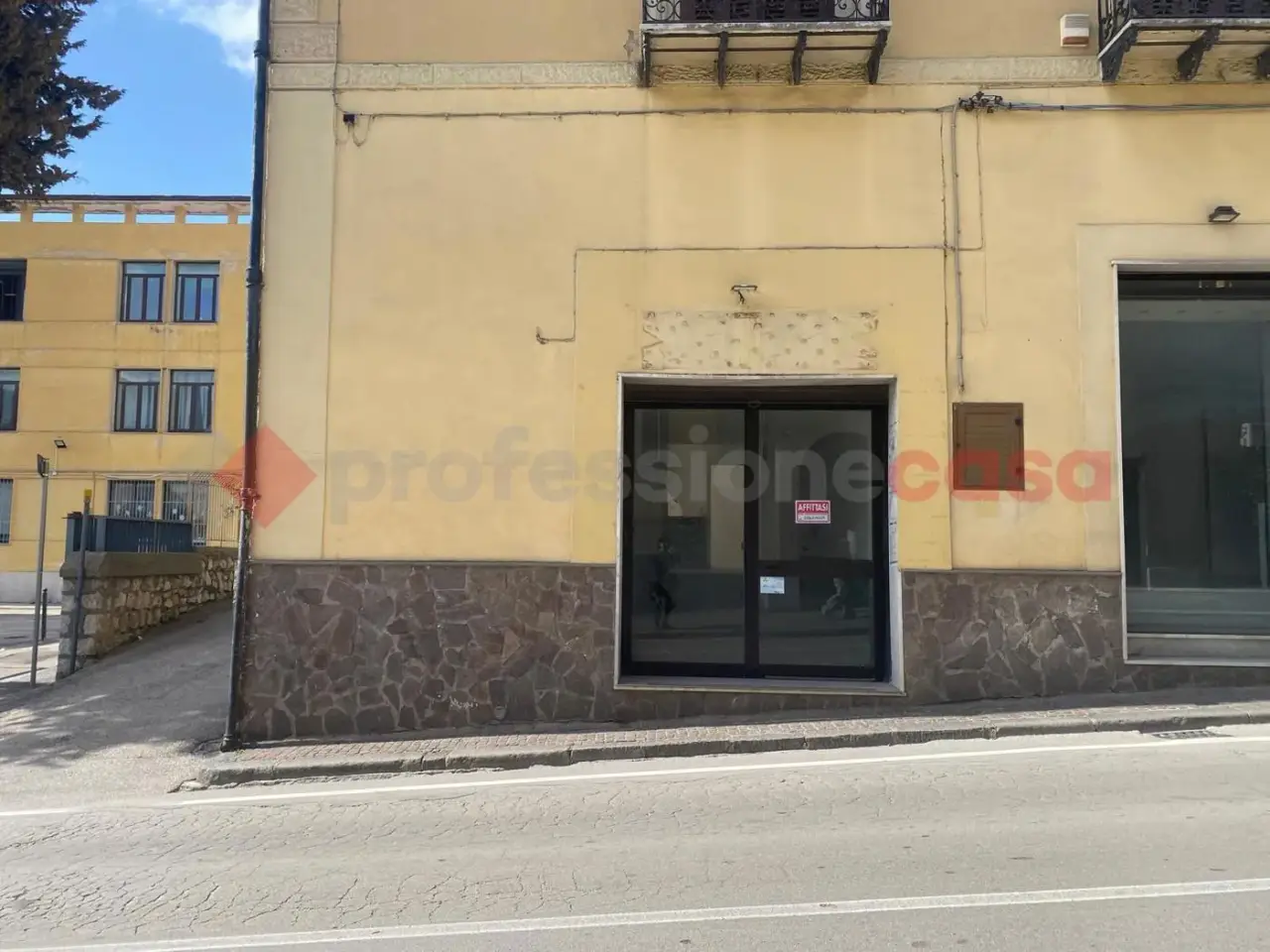 Negozio in Corso Trieste  Snc, Sessa Aurunca, {3} - Foto 1