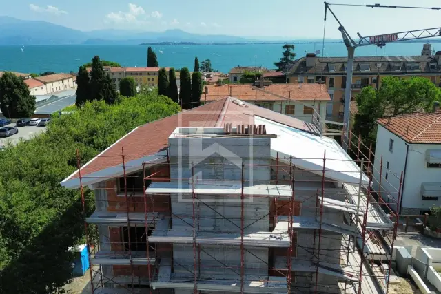 Penthouse in Via Scuole, Desenzano del Garda - Photo 1