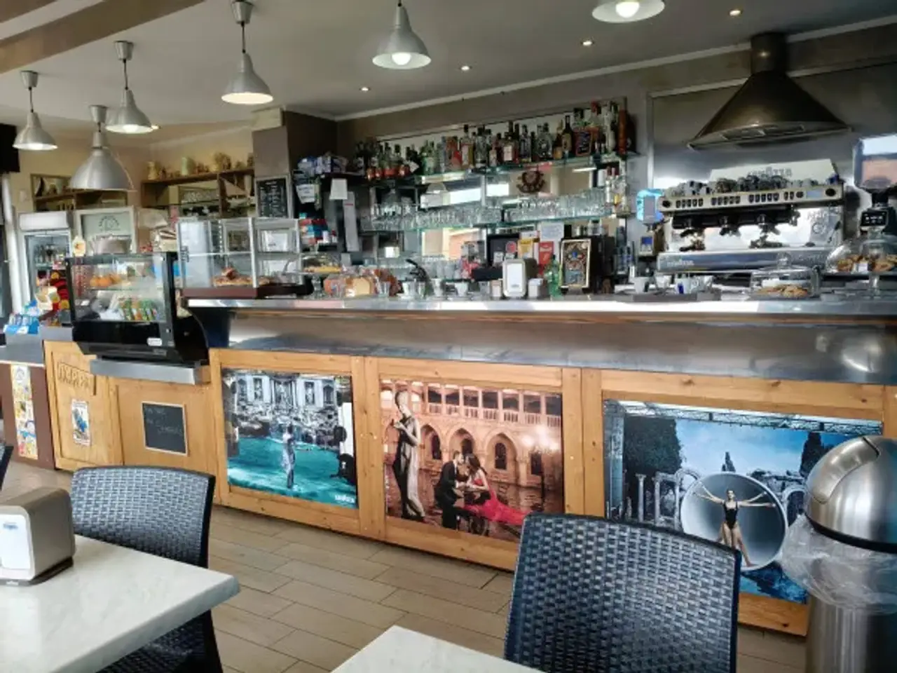Bar in Via Saturno, Ladispoli, {3} - Foto 2