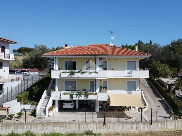 Mansion in Via Salara 65, Roseto degli Abruzzi - Photo 1