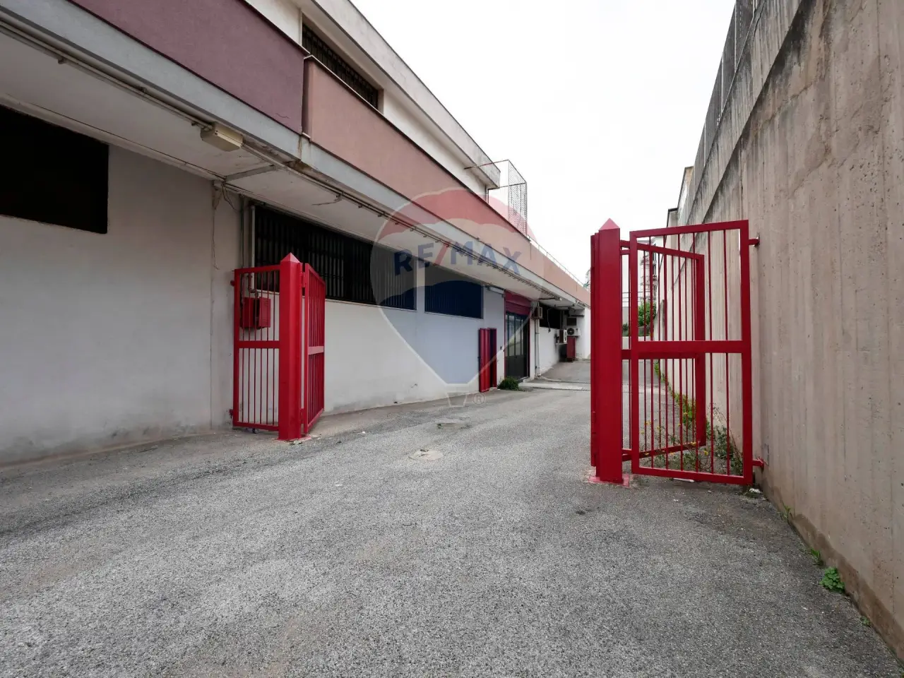 Negozio in Via Bruno Buozzi 46, Bari, {3} - Foto 1