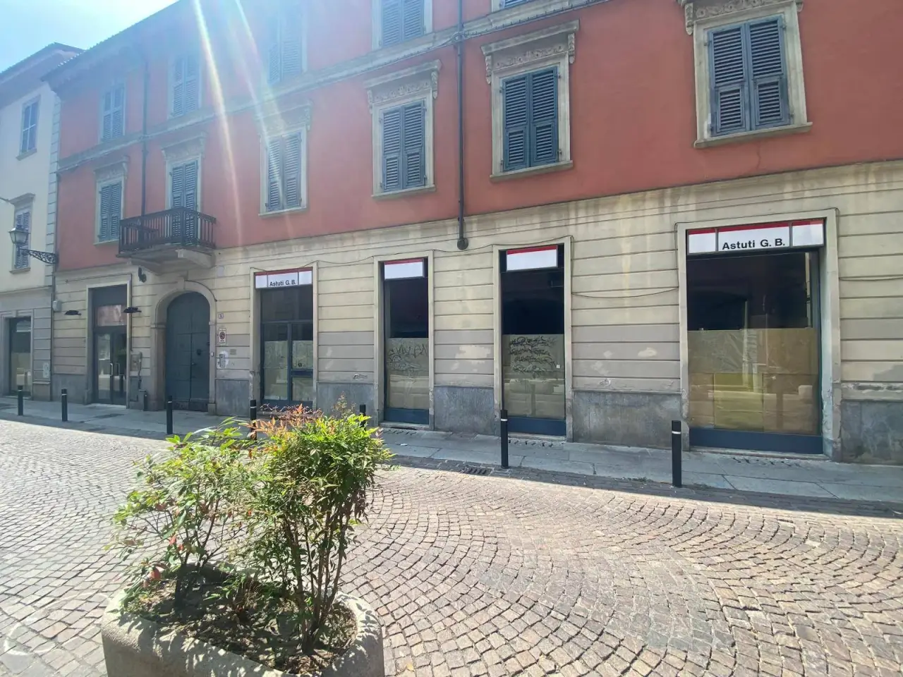 Esercizio commerciale in Via Vochieri, Alessandria, {3} - Foto 2