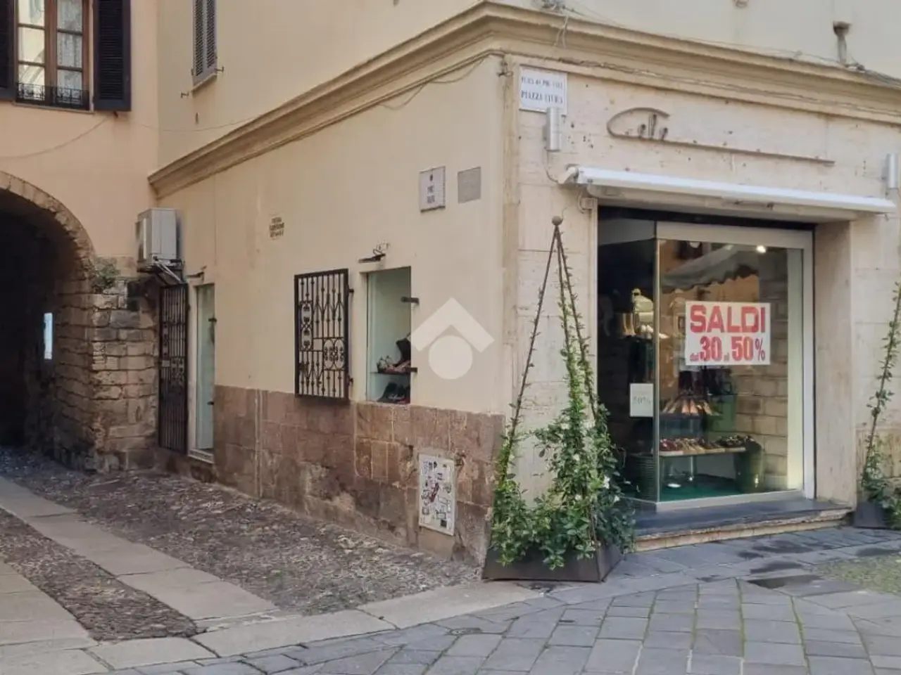 Negozio in Piazza Civica 13, Alghero, {3} - Foto 1
