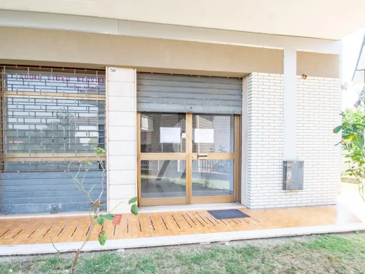 Negozio in Via Isonzo 38, Rieti, {3} - Foto 1