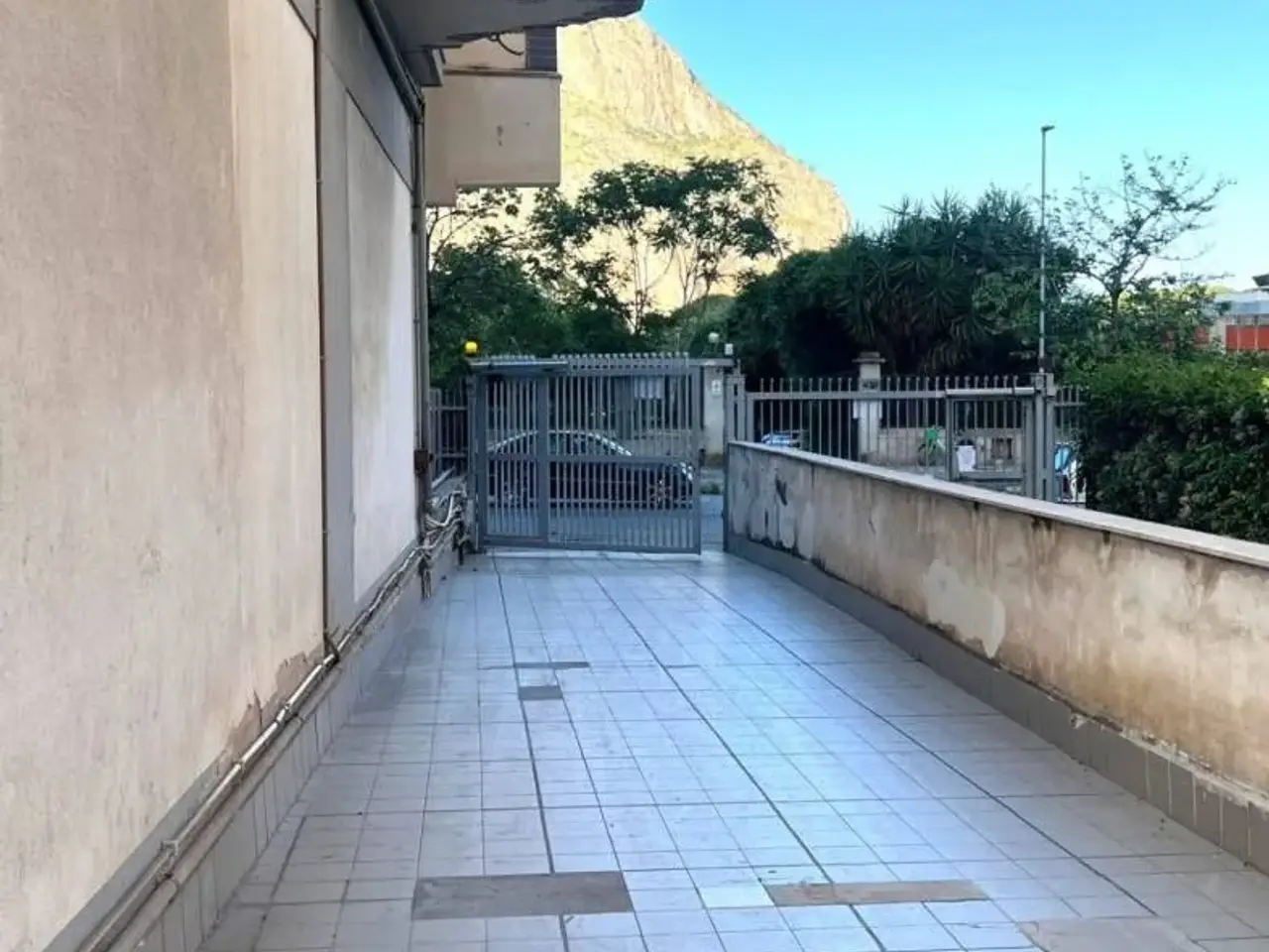 Parcheggio chiuso in Viale del Fante, Palermo, {3} - Foto 1