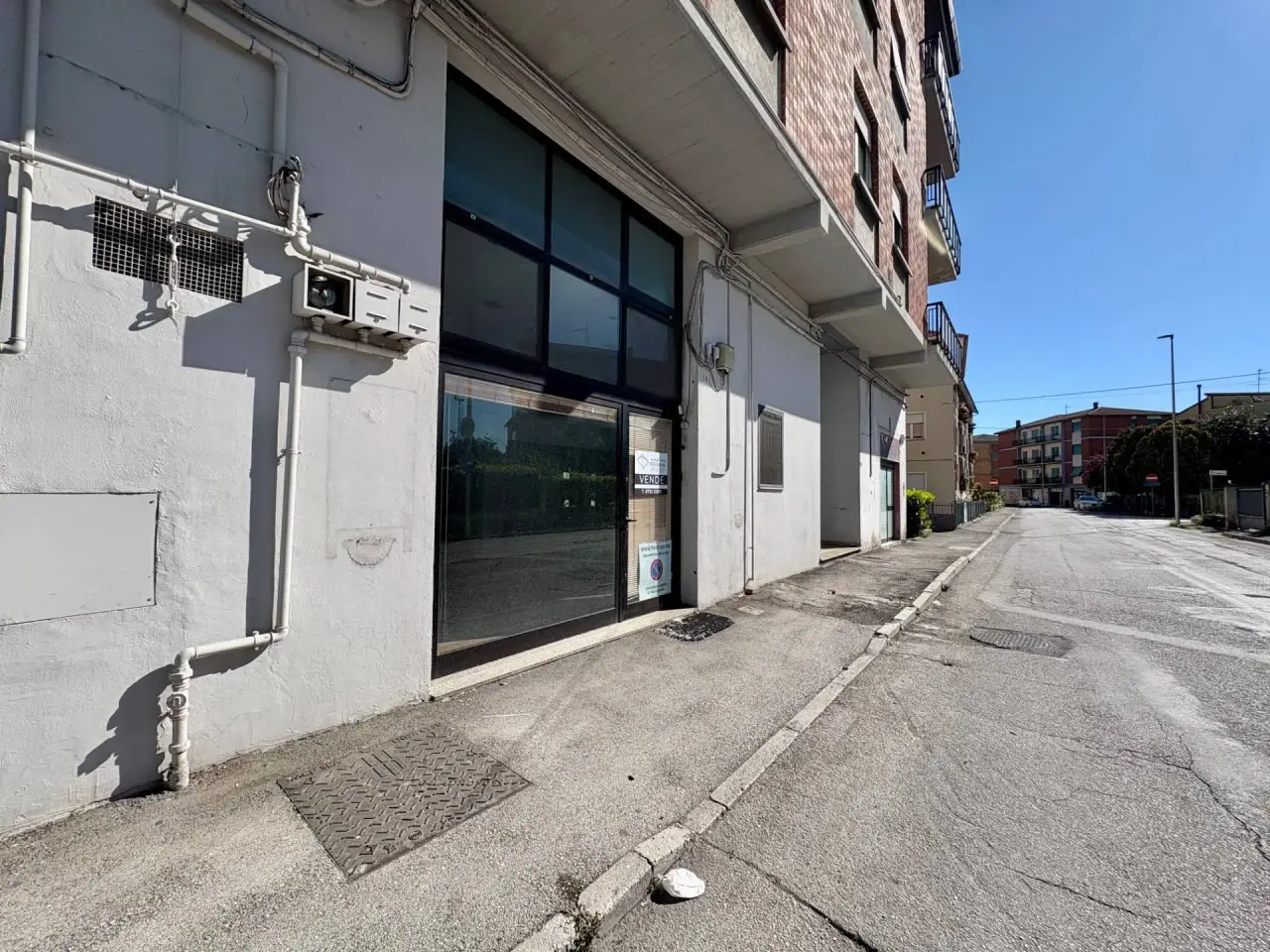 Negozio in Via Benedetto Croce 14, Fabriano, {3} - Foto 1