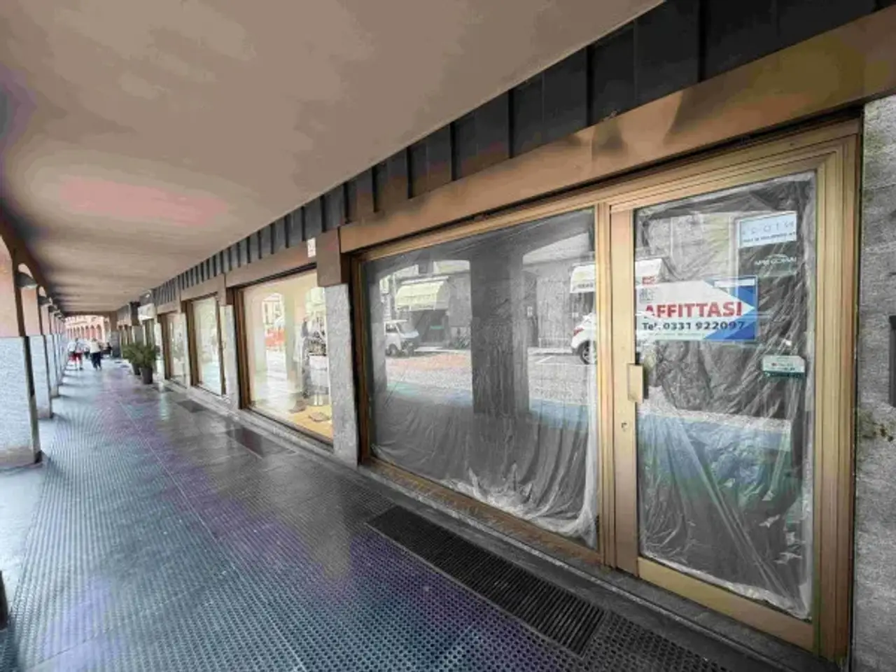 Negozio in Via Roma, Sesto Calende, {3} - Foto 1