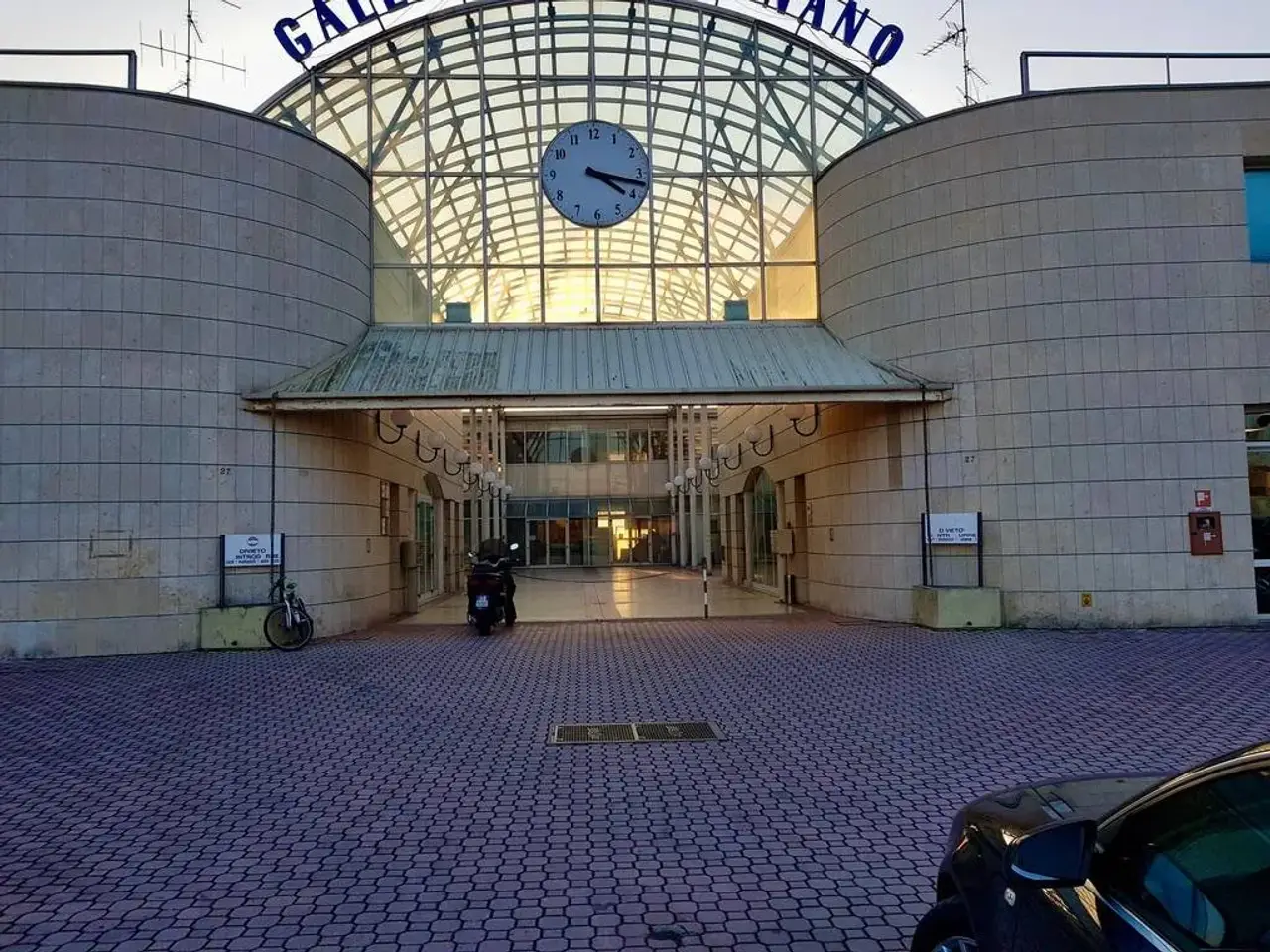 Ufficio condiviso in Via Circonvallazione Nuova 27, Rimini, {3} - Foto 1