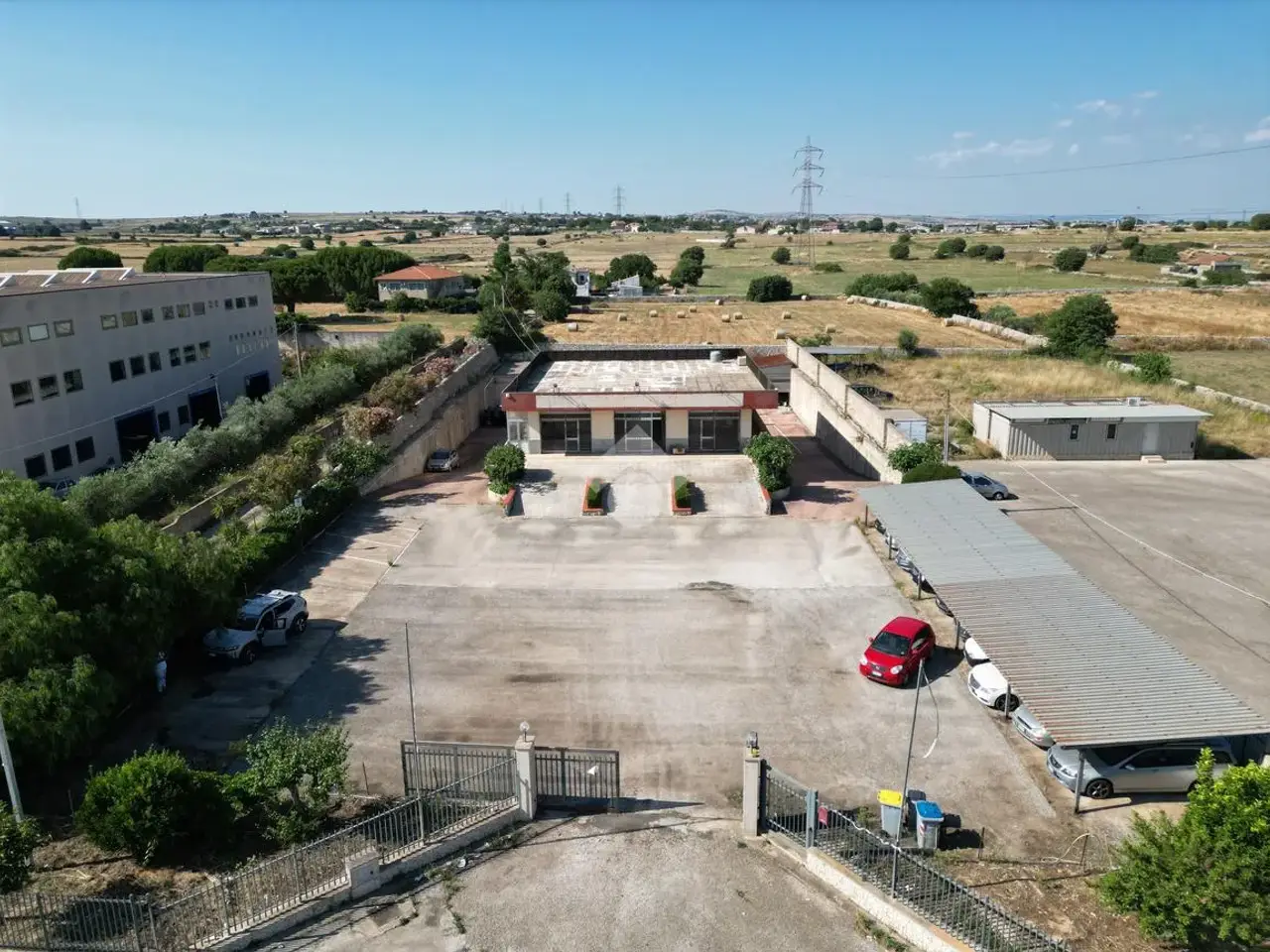 Palazzina commerciale in Viale delle Americhe 233, Ragusa, {3} - Foto 1