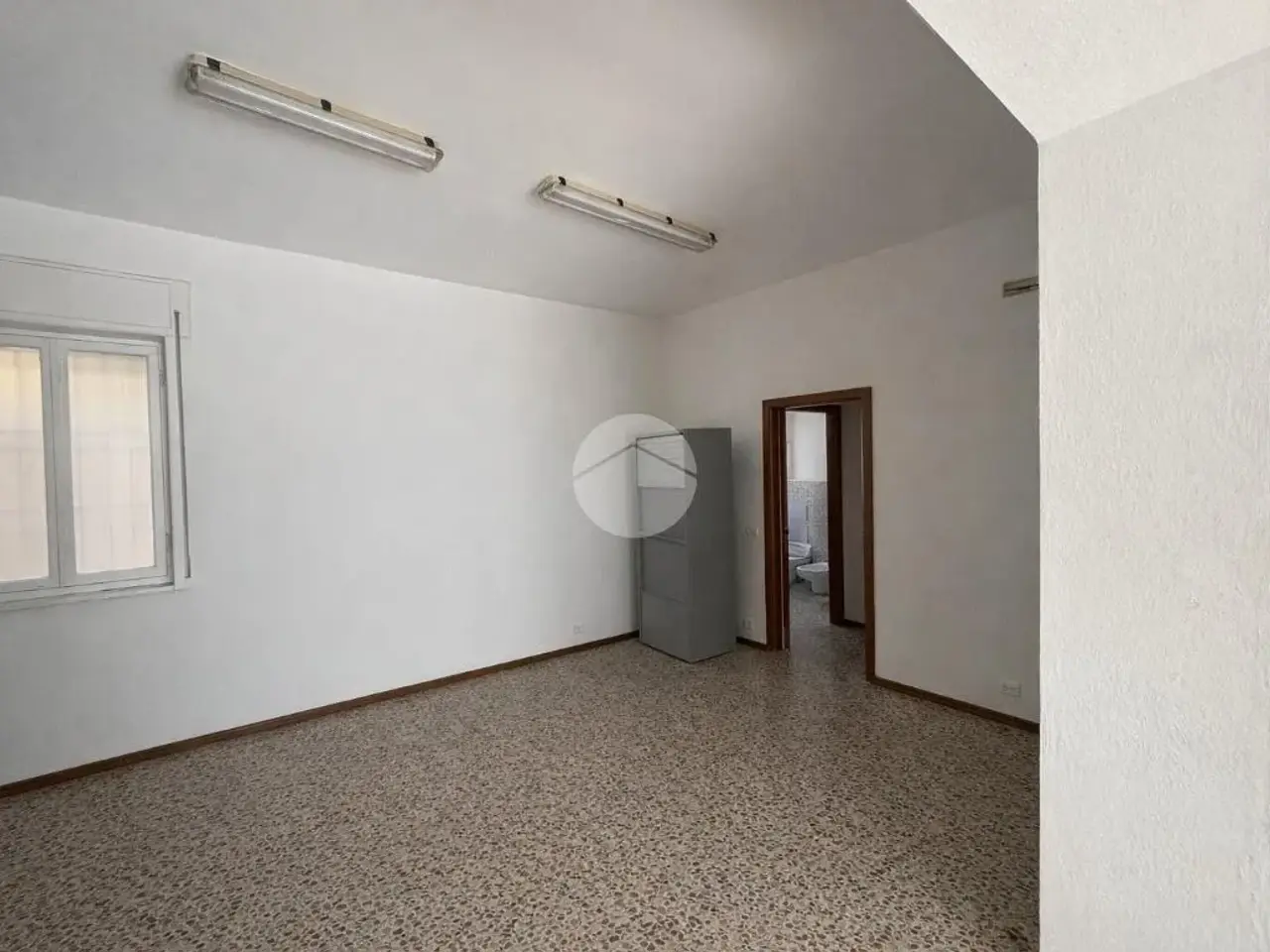 Negozio in Via S. Carlo Borromeo, Levate, {3} - Foto 1
