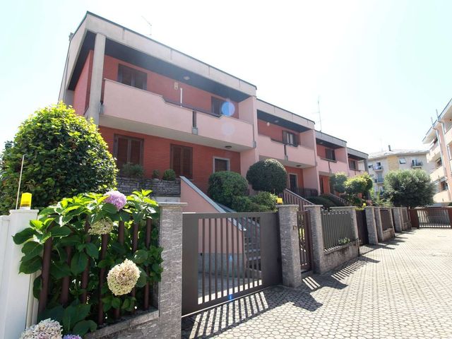 Terraced house in Via Leopardi  2b, Novara - Photo 1