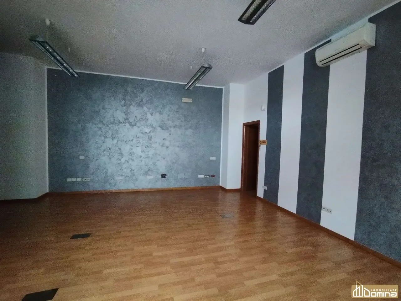 Ufficio in Via Tiraboschi, Ancona, {3} - Foto 1