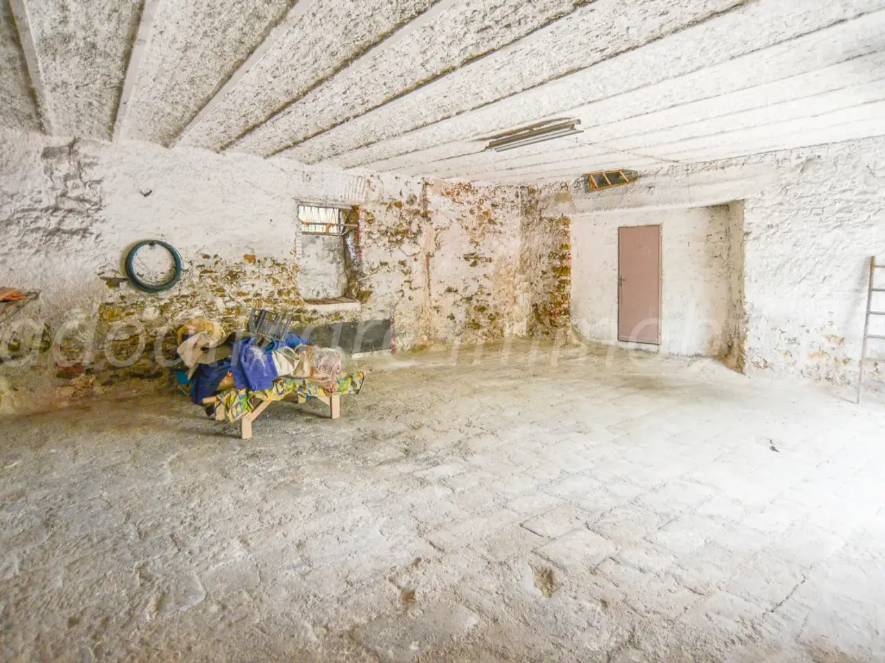 Magazzino in Via Montenero, Vado Ligure, {3} - Foto 2