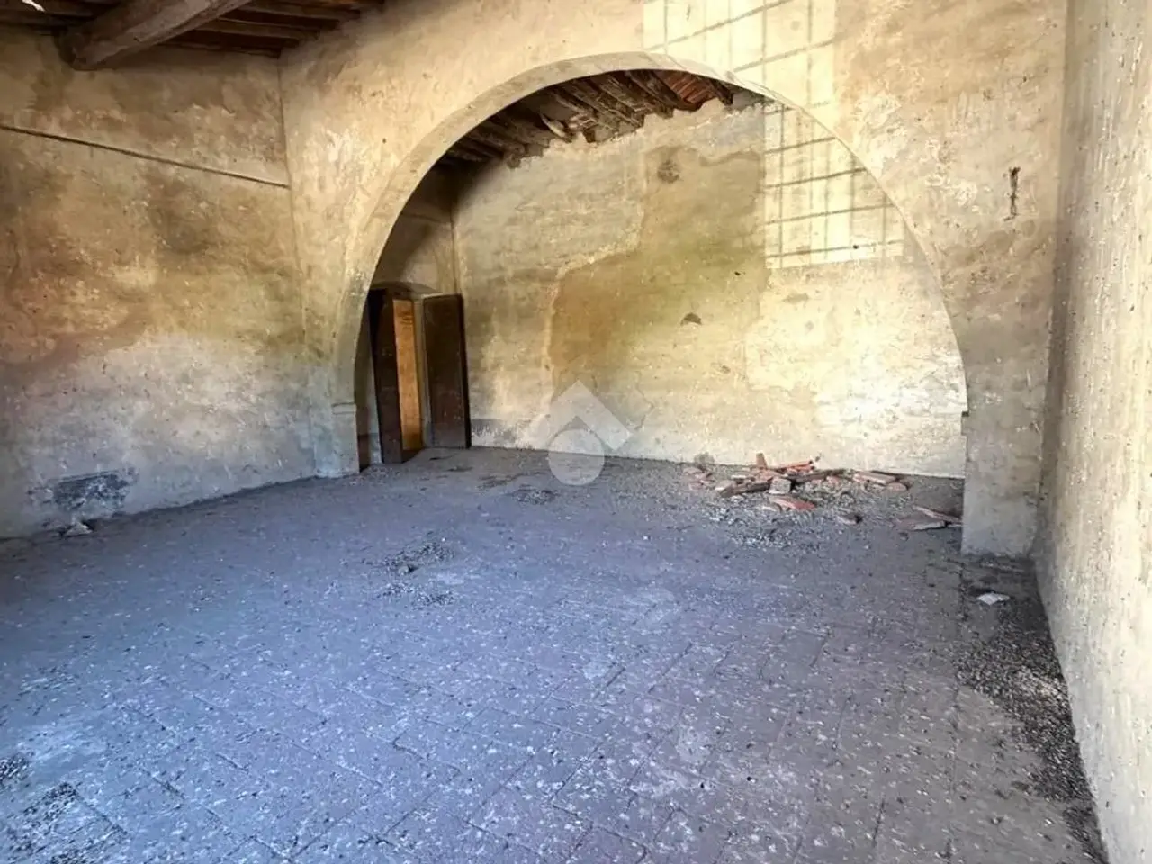 Magazzino in Via Tazzerina E Sardigna 6, Pistoia, {3} - Foto 1