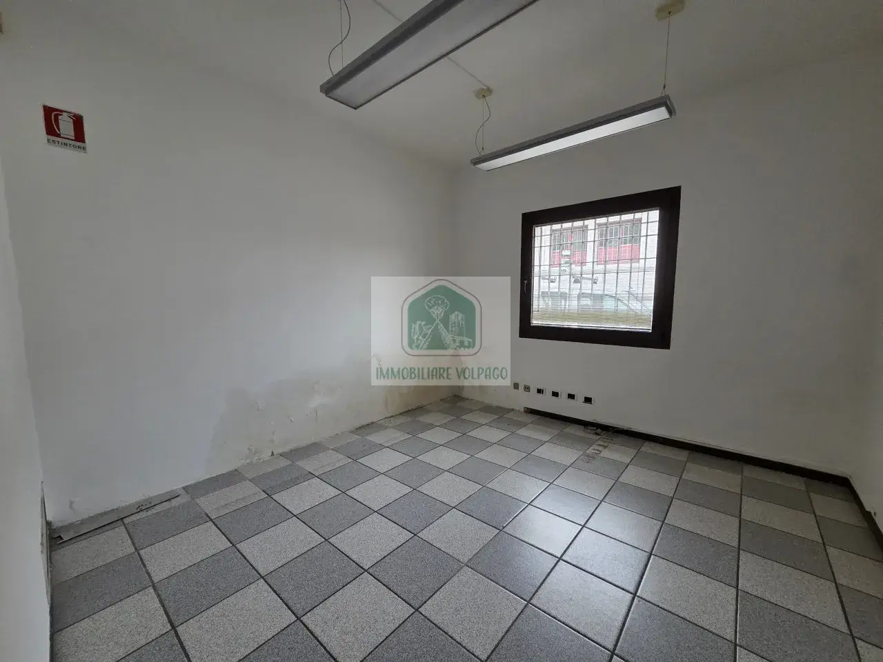 Ufficio in Volpago del Montello Via Schiavonesca Nuova 331, Volpago Del Montello, {3} - Foto 1