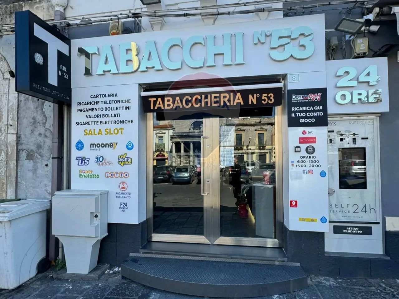 Esercizio commerciale in Piazza Crocifisso Maiorana 8, Catania, {3} - Foto 1