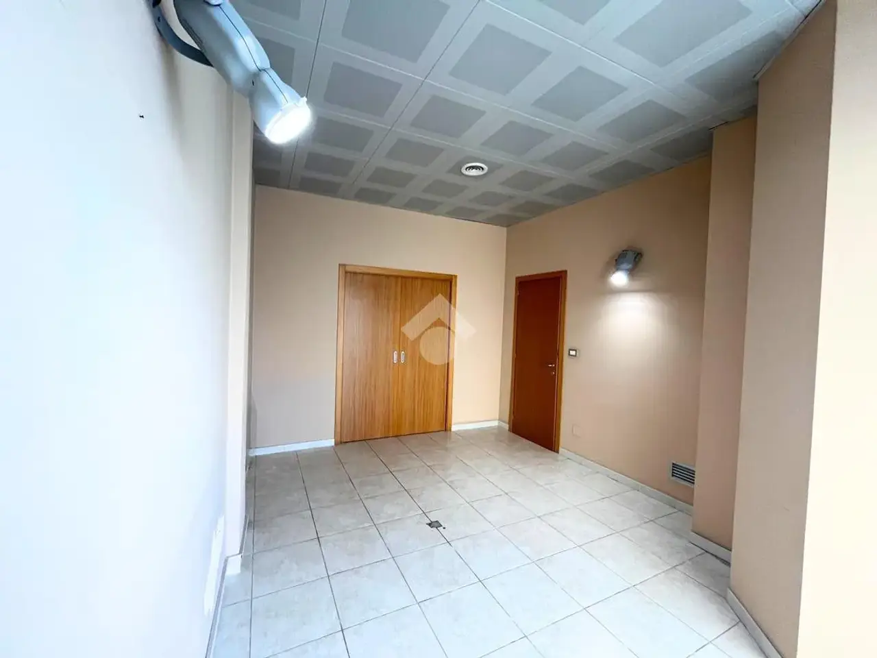 Negozio in Via Angelo Fraccacreta 49, San Severo, {3} - Foto 2
