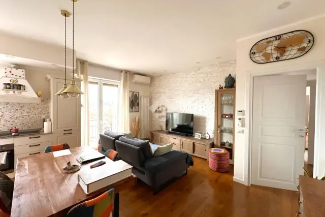 3-room flat in Viale Lombardia 16, Usmate Velate - Photo 1